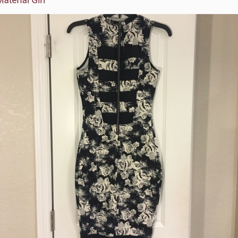 Dress - Picture 4 of 4